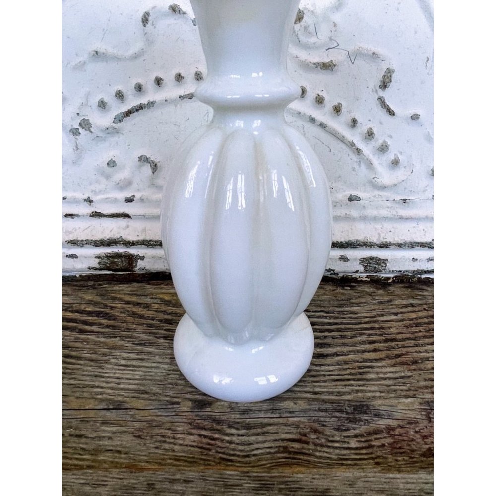 Vintage Fenton Melon Hold Crest Milk Glass Ruffle Crimped Vase - Picture 7 of 11